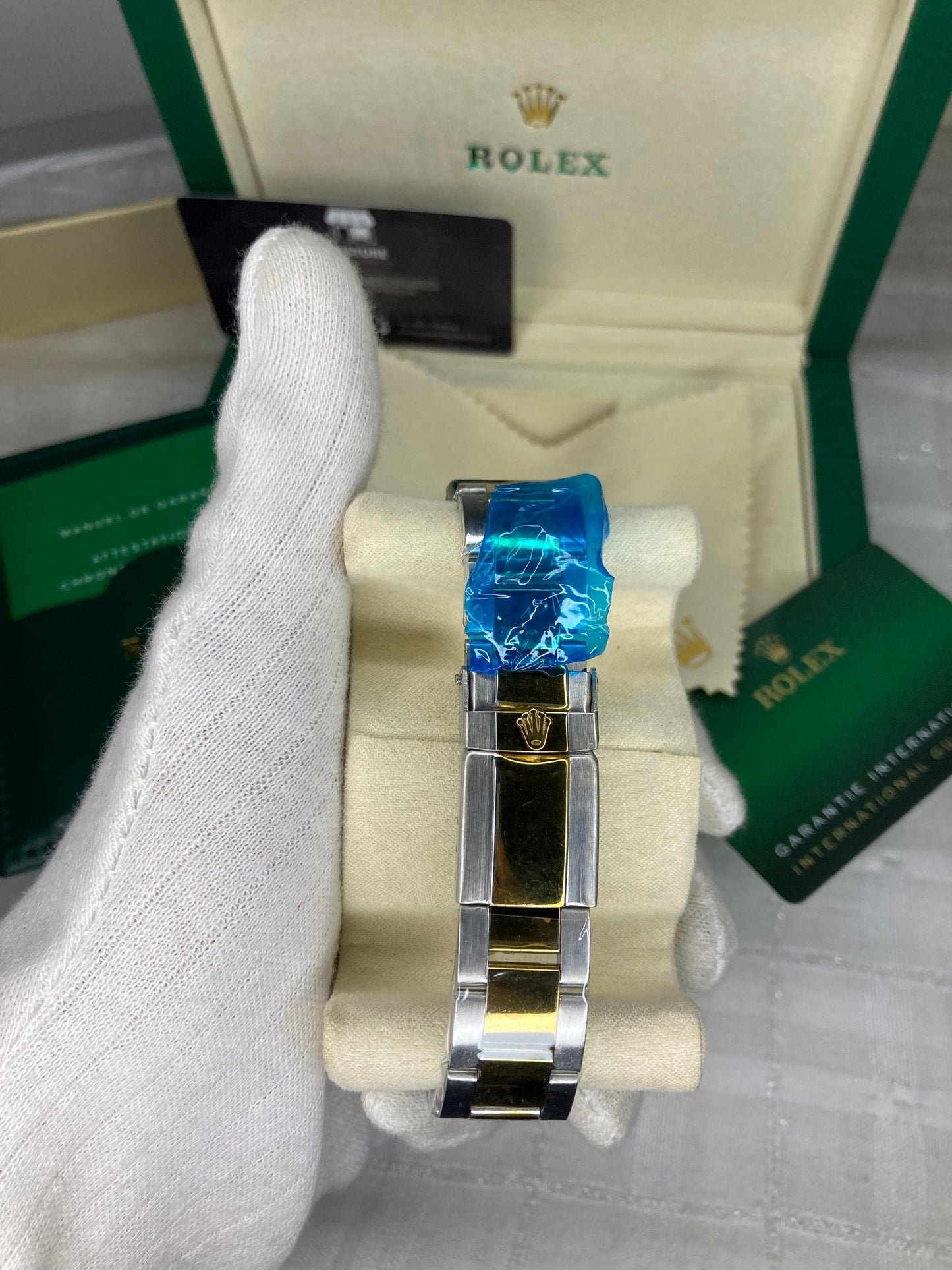 Rolex Yatch Master Rajab Butt Watch At Just Only At Cheap Price